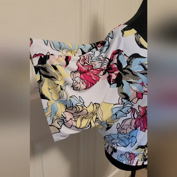 White House Black Market WHBM Multicolor Floral Blouse  SIZE M - Picture 2 of 11